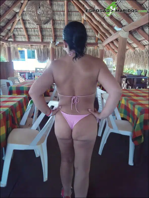 Mis fotos posando sexi en una playa mexicana