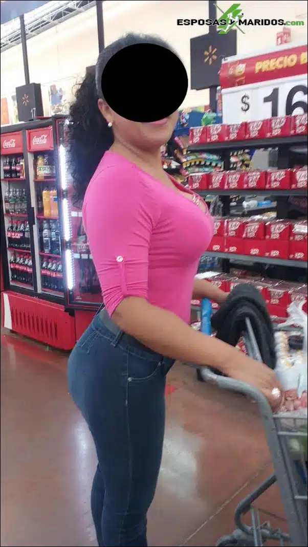 De compras, tomando algo y sexo en un rico trio